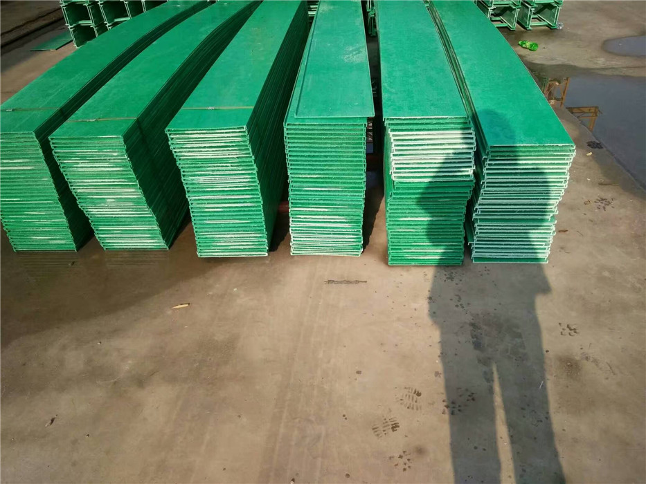 復(fù)合環(huán)氧樹脂復(fù)合型電纜橋架